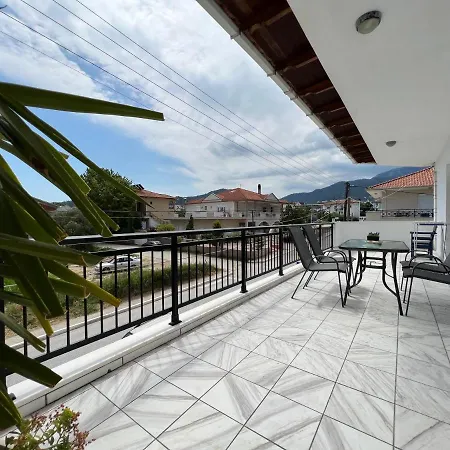 White - Town Apartment Limenas (Thasos)