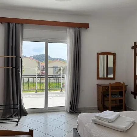 White - Town Apartment Limenas (Thasos)